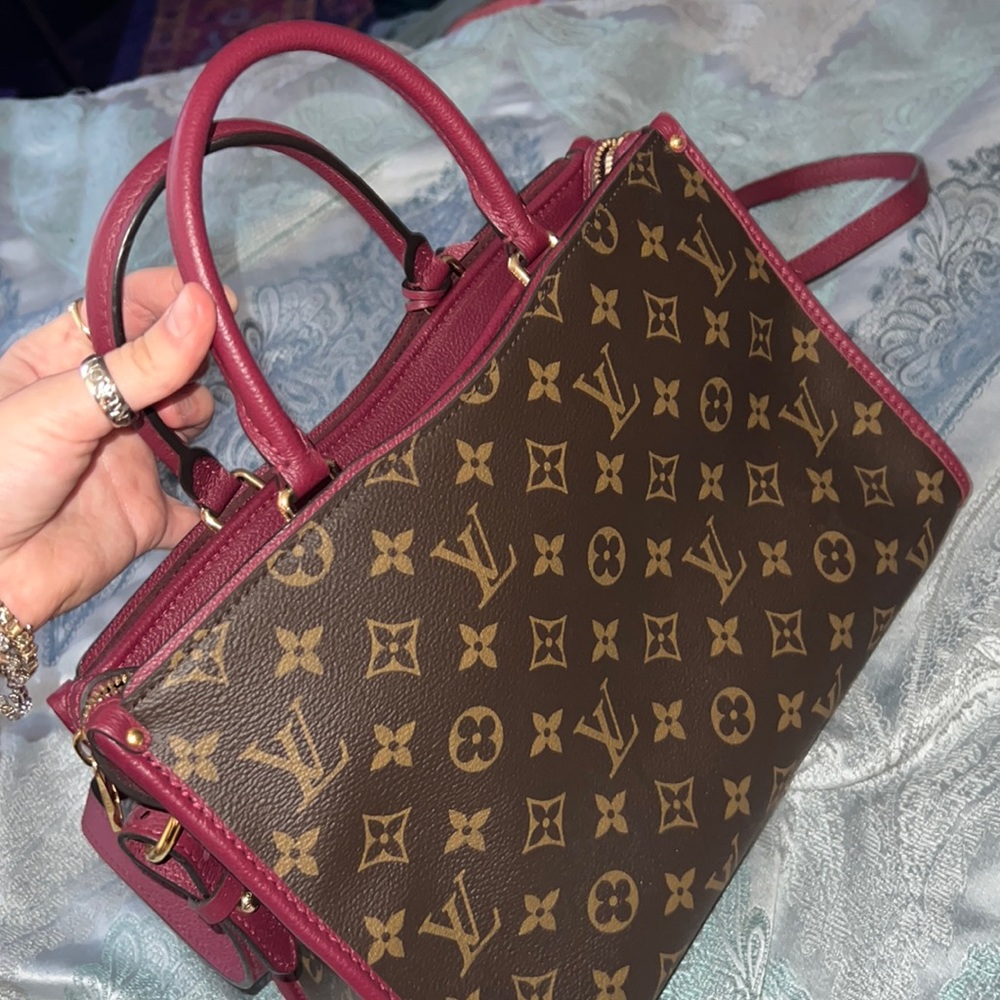 LOUIS VUITTON HANDBAG - Picture 2 of 3